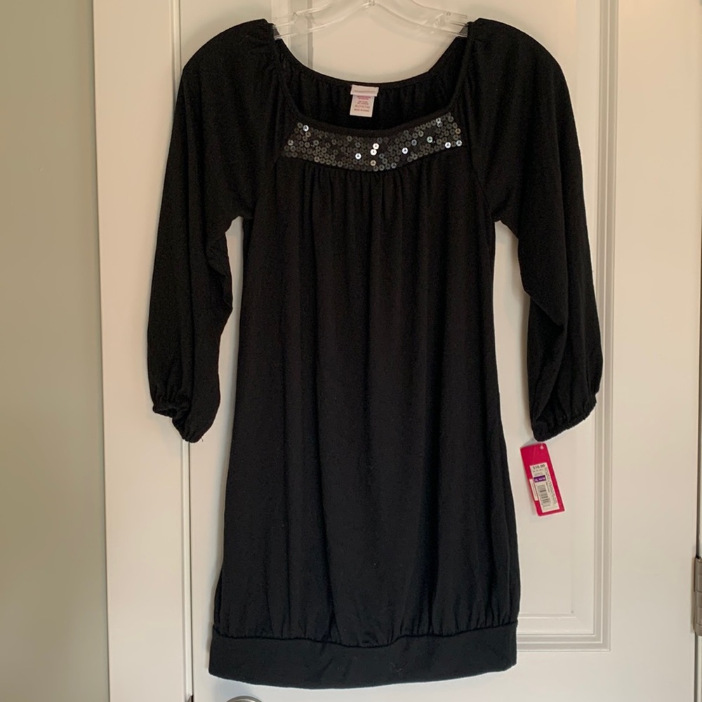 NWT Black Long Sleeve Tunic Top w/Sequin Detailing
